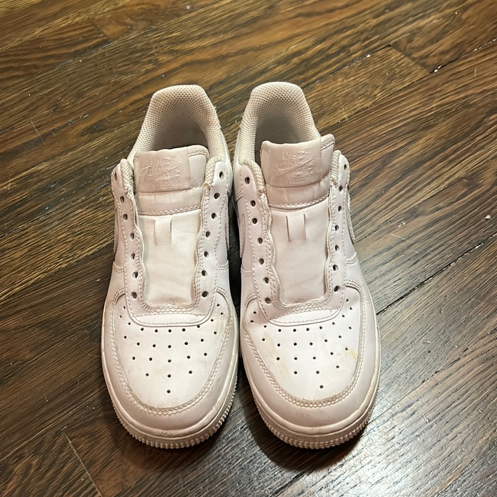 White nike Air Force 1s size 5.5 barely worn in practically new condition.